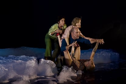 Escena de 'Viaje de invierno', de Elfriede Jelinek, dirigida por Magda Puyo.