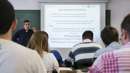 Una clase en la Universidad Politécnica de Cataluña, en una imagen de archivo.