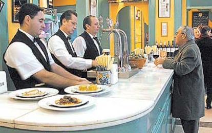 Yebra es un local que atrapa, con su increíble oferta de tapas y raciones, a los <i>gourmets</i> de Sevilla.