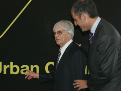 El expresidente Francisco Camps y Bernie Ecclestone, en 2007 en la presentaci&oacute;n del circuito de la F-1 en Valencia. 