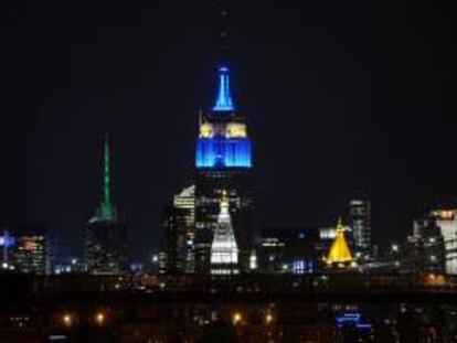 Fotografía tomada el pasado 11 de diciembre en la que se regitró un panorámica del edificio Empire State, en Nueva York (EE.UU.). Las acciones de Empire State Realty Trust (ESRT) salieron este miércoles a bolsa con un precio de 13 dólares. EFE/Archivo