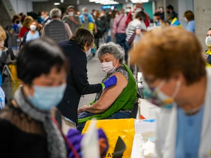 Vaccination at the WiZink Center in Madrid on April 9.