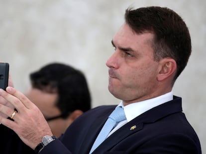 O senador Flávio Bolsonaro (Republicanos-RJ) durante evento no Palácio do Planalto, em Brasília, em março de 2020.