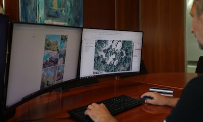 Adanın Yeni Teknolojiler Direktörü Javier Torres, ruhsatsız bir Airbnb ilanının yerini tespit ediyor.