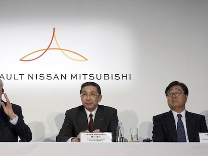 El presidente de Renault, Jean-Dominique Senard,el consejero delegado de Nissan, Hiroto Saikawa, y el presidente de Mitsubishi Motors, Osamu Masuko en una foto de archivo