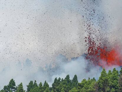 Erupción del volcán este domingo en Cumbre Vieja en La Palma.