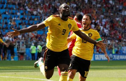 Lukaku y Hazard celebran la goleada de Bélgica a Túnez.