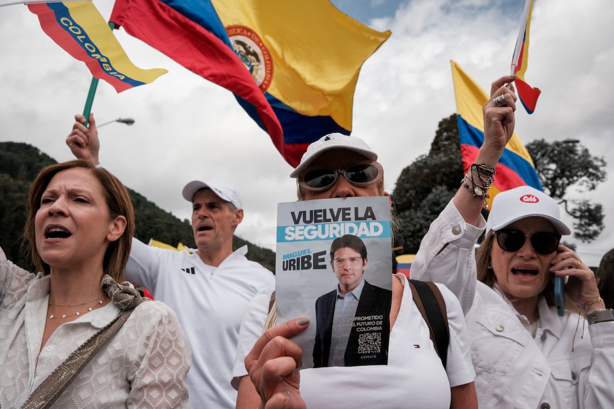Las reacciones tras el atentado a Miguel Uribe Turbay, en imágenes | Fotos  | EL PAÍS América Colombia