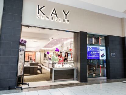 Una tienda de Kay Jewlers en un centro comercial de Miami, Florida