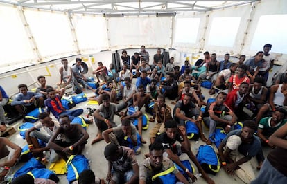 The ‘Aquarius’ is carrying 141 migrants, many of them minors.