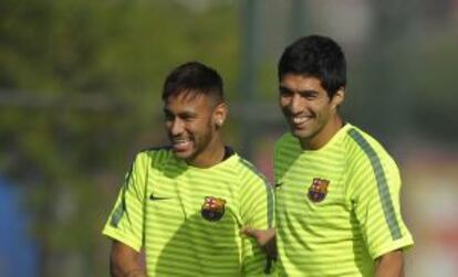 Neymar i Luis Suárez, durant l'entrenament d'ahir.