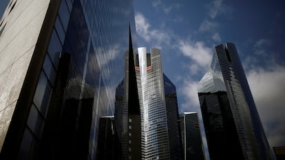 Sede del banco Societe Generale en La Defense, el distrito financiero de Paris.