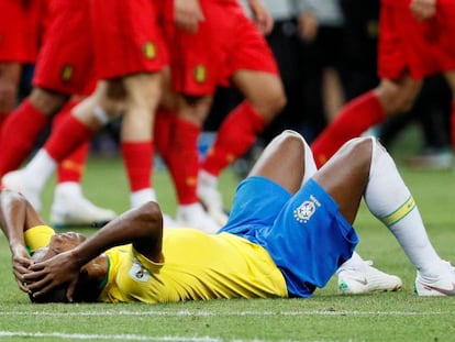 Fernandinho lamenta eliminação brasileira para a Bélgica.