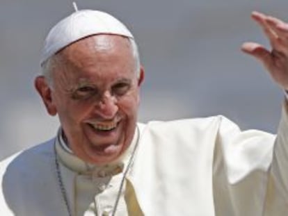 El papa Francisco durante una audiencia en la plaza de San Pedro. 