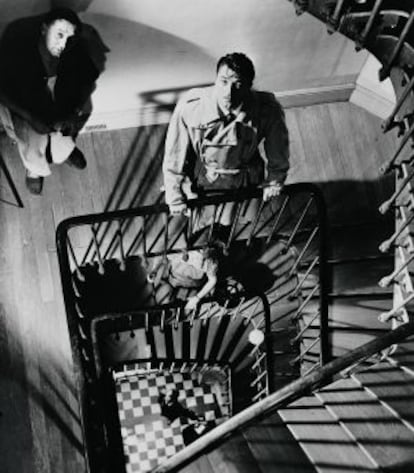 Robert Mitchum, en un fotograma de 'Intriga extranjera', de Sheldon Reynolds.