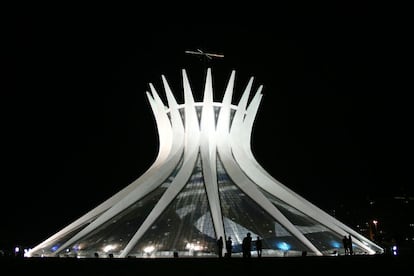 La Catedral de Brasilia, fotografiada en 2007