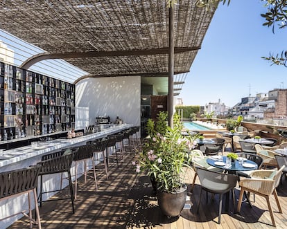 Terraza del Sir Victor Hotel, operado por el grupo holandés Sircle Collection, que se convertirá en el primer JW Marriot en Barcelona