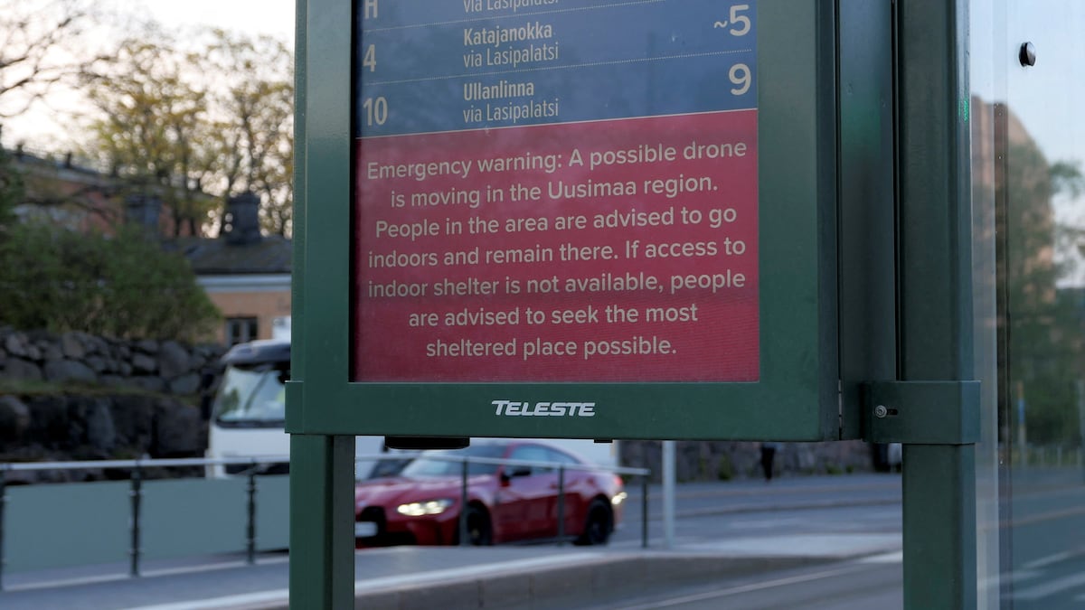 Una falsa alarma por drones en Finlandia moviliza cazas y cierra unas horas el aeropuerto de Helsinki