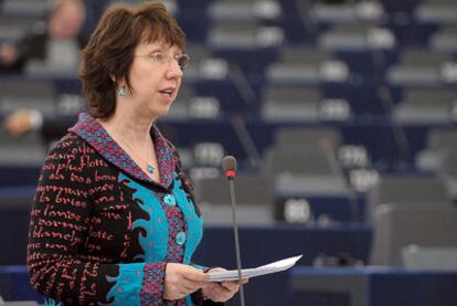 La responsable de la política exterior y de seguridad europea, Catherine Ashton, habla en el Parlamento Europeo.