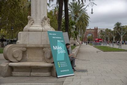Punto de recogida de firmas de Mas País en Barcelona.