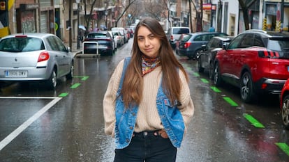 Alexia Galanakis frente a la sede de Por Causa en Madrid, el pasado 21 de enero, en una imagen cedida por ella.