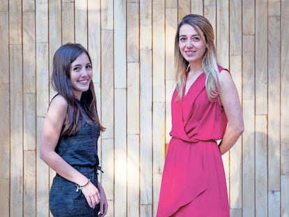 Ximena Calvo (izquierda) y Gabriela García, dos mexicanas que cursaron estudios en España.