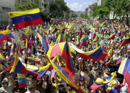 Los manifestantes expresan en las calles su oposición a Chávez.