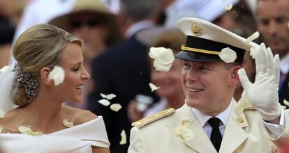 Charlene y Alberto de M&oacute;naco, el d&iacute;a de su boda, el 1 de julio de 2011.