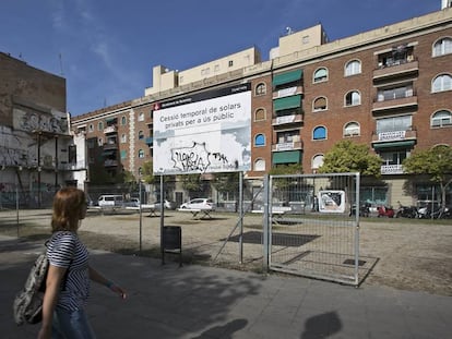 El solar dónde debía construirse el hotel en Drassanes.