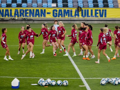 Las jugadoras de la selección española de fútbol participan en un entrenamiento este jueves, en el estadio Gamla Ullevi de Gotemburgo.