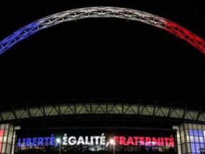Wembley se solidariza con las víctimas del brutal atentado en París