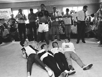 Muhammad Ali em 1964 com os Beatles, em Miami.