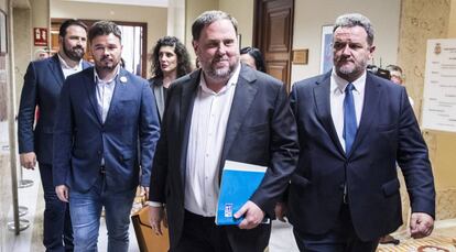 Junqueras (en el centro), el pasado mes de mayo en el Congreso.