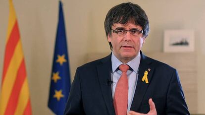 Imagen del v&iacute;deo difundido el 1 de marzo a trav&eacute;s de las redes sociales, en el que el expresident, Carles Puigdemont, anunci&oacute; que renunciaba &quot;de manera provisional&quot; a su investidura. 