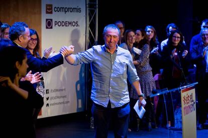 El cabeza de lista de Compromís-Podemos-És el moment al Congreso por Valencia, Joan Baldoví, durante el acto central de campaña de la coalición en el Teatro Olympia de Valencia.