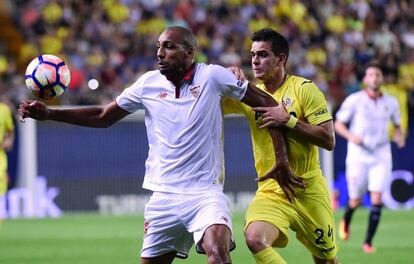 N'Zonzi pugna con Santos Borré.