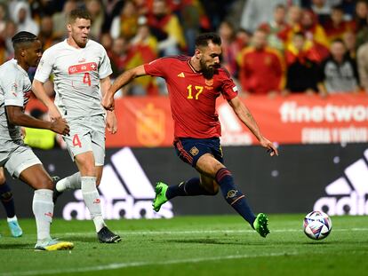 Borja Iglesias es una acción en el partido de España contra Suiza de la UEFA Nations League, jugado en La Romareda este sábado.