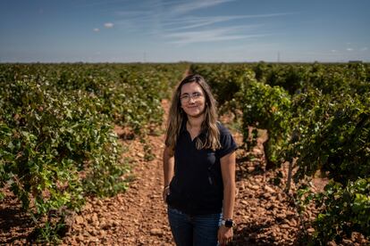 Cristina Monreal, agricultora de 23 años, en Tomelloso, Ciudad Real, Castilla la Mancha.
