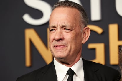 Tom Hanks (California, 68 años) generó algo de controversia con su regreso al 'Saturday Night Live' cuando retomó su papel de Doug, un simpatizante de Donald Trump con una actitud ruda e ignorante, algo que los verdaderos simpatizantes del presidente estadounidense criticaron duramente en redes sociales.