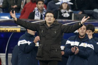 Iñaki Alonso, en el banquillo del Bernabéu en 2008 cuando dirigía al Real Unión.