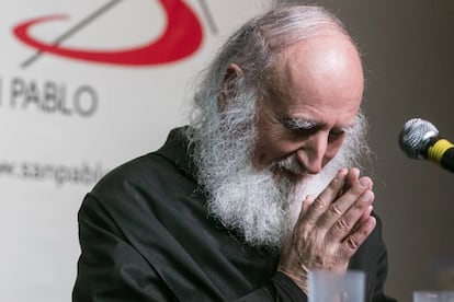 El monje benedictino Anselm Grün, durante su presentacion en la Feria del Libro de Buenos Aires.