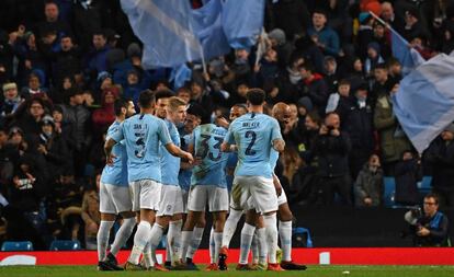 Los jugadores del City celebran un gol ante el Schalke.