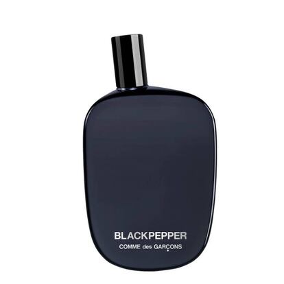 Para ese amigo rebelde al que nada le gusta y todo le aburre. Comme des Garçons Blackpepper es pimienta deconstruida, espíritu conceptual y, además, un gran perfume. 100ml: 105€