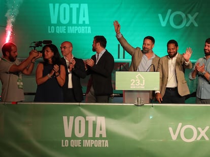 Los miembros de la directiva de Vox comparecen tras conocerse los resultados electorales, el domingo en Madrid.