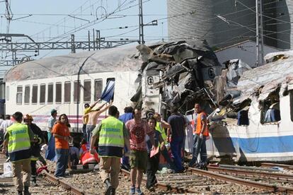 El accidente se produjo a la altura de la comunidad de Villada, en un tren diurno de seis coches, que salió de Galicia esta mañana a las 8:00 horas y debía llegar a las 20:35 horas a Hendaya, después de realizar numerosas paradas por las provincias de León, Palencia y Burgos