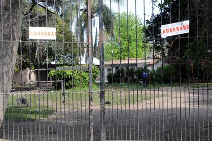 La reja de la finca donde ocurrió la batalla campal que terminó con un joven muerto.