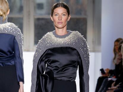 Juego de volúmenes y tejidos de la mano de Balenciaga