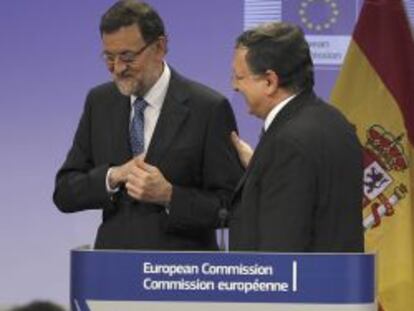 El presidente del Gobierno, Mariano Rajoy, junto al presidente de la Comisi&oacute;n Europea, Jos&eacute; Manuel Durao Barroso.