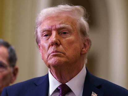 Washington, Dc (United States), 09/01/2025.- US President-elect Donald Trump reacts after a meeting at the US Capitol in Washington, DC, USA, 08 January 2025. Earlier, Trump paid his respects to former US President Jimmy Carter, who died at age 100 in his hometown of Plains, Georgia, on 29 December 2024. EFE/EPA/WILL OLIVER
