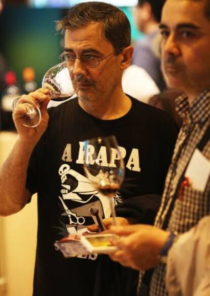 Cata de vinos en el Salón del Gourmet.